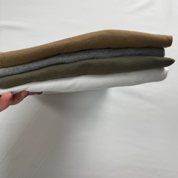 True Classic NWT Mens Crew Neck 4-Pack T-Shirt Pack Slimming Comfort - Picture 3 of 5